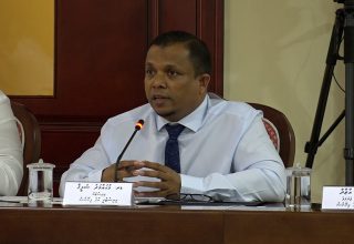 ފިނޭންސް މިނިސްޓަރު ޑރ ޝަފީގު: ފޮޓޯ/ ސޯޝަލްމީޑިއާ