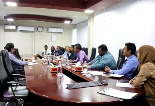 ސިޔާސީ ޕާޓީތަކަށް މެންބަރުން ދަފްތަރުކުރުމުގައި އީ-ފާސް ބޭނުންކުރުމާ ގުޅޭގޮތުން ބޭއްވި މަޝްވަރާގެ ތެރެއިން/ ފޮޓޯ: އީސީ