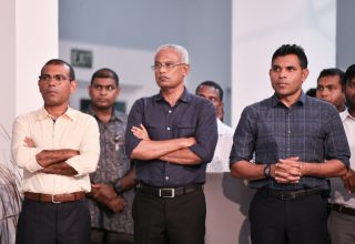 ފޮޓޯ: މިހާރު އޮންލައިން/ ހުސެއިން ވަހީދު --- ސަރުކާރު ހިނގުން ލަސް ނޫންކަމަށް ރައީސް ނަޝީދު މީގެހަފްތާއެއް ހާ ދުވަސްކުރިން ވިދާޅުވި