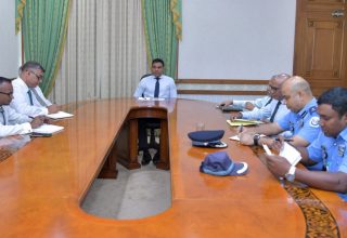 ނައިބު ރައީސް ފައިސަލް ނަސީމް މާލޭގެ ތޮއްޖެހުން ކުޑކުރުމަށް ކަމާބެހޭ ފަރާތްތަކާއި މަޝްވަރާ ކުރައްވަނީ: ފޮޓޯ ރައީސް އޮފީސް