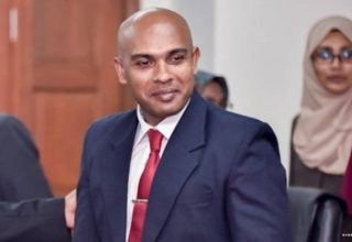 ފޮޓޯ: އަވަސް އޮންލައިން ---- ފަނޑިޔާރު ހަސަން އަލީ ސަސްޕެންޑުކޮށްފި