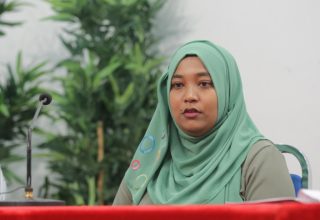 ބްރޯޑްކޮމްއިން ޒޭނާ ވަކިކޮށްފި