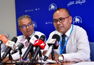 ނުސްވެރިންގެ ބައްދަލުވުމެއްގައި އެމްޓީސީސީގެ ސީއީއޯ ހަސަން ޝާހު ވާހަކަދައްކަވަނީ... ފޮޓޯ: ސަންގު ފައިލް