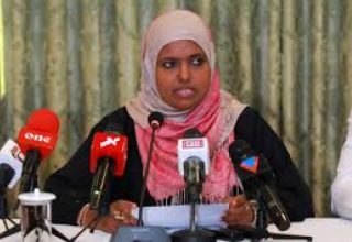 ޖެންޑަރ މިނިސްޓަރ ޝިދާތާ ޝަރީފް: ފައިލް ފޮޓޯ