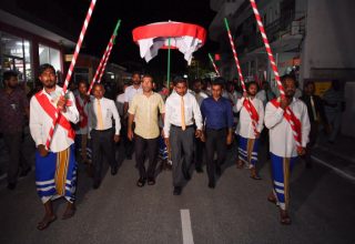 ރައީސް މުޙައްމަދު ނަޝީދު ވިލިގިއްޔަށް ވަޑައިގަތމުން ވަނީ ހޫނު މަރުހަބާއެެއް ދަންނަވާފަ. ފޮޓޯ: ޓްވިޓަރ