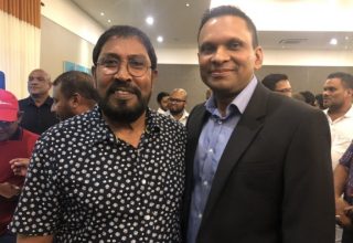 ޖުމްހޫރީ ޕާޓީގެ ލީޑަރ ގާސިމް އިބްރާހިމްގެ އަރިހުގައި ރައްޔިތުންގެ މަޖިލީޙުގެ ދަނގެތީ ދާއިރާގެ މެމްބަރު ނާޒިމް: ފައިލް ފޮޓޯ