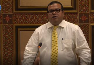 މެމްބަރު އަސްލަމް ރައްޔިތުންގެ މަޖިލީހުގައި ބަޖެޓްގެ ބަހުސްގައި ވާހަކަދައްކަވަނީ: ފޮޓޯ ސަންގު