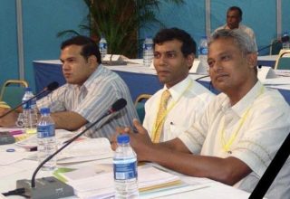 އެމްޑީޕީގެ އެންމެ އިސް ލީޑަރ ރައީސް ސޯލިހު، ކުރީގެ ރައީސް ނަޝީދު އަދި އަސްލަމް: ވެރިކަމަށް އެމްޑީޕީއަށް އާދެވުމުގެ މާކުރިންވެސް މަސައްކަތުގެ ކުރީ ގައި އަސްލަމް.