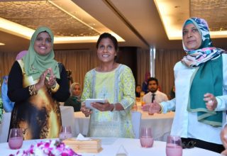 ދޮށީ އުމުރުގެ މީހުންގެ ގައުމީ އެކްޝަން ޕްލޭން ރައީސސުލްޖުމްހޫރީއްޔާގެ އަނބިކަނބަލުން އިފްތިތާހު ކޮށްދެއްވަނީ: ފައިލް ފޮޓޯ
