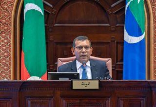 ރައީސް ނަޝީދު މަޖިލީހުގެ ރިޔާސަތުގައި ވާހަކަދައްކަވަނީ: ފޮޓޯ ސަންގު