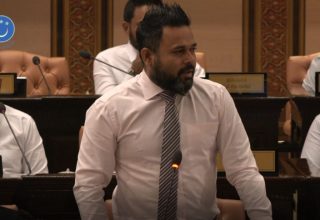 މެމްބަރު ޝިޔާމް މަޖިލީހުަގައި ވާހަކަދައްކަވަނީ: ފޮޓޯ ސަންގުޓީވީ
