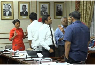މަޖިލީހުގެ 241 ކޮމެޓީ ހޫނުވެ، ބޮޑު ޒުވާބަކަށް: ފޮޓޯ- އަވަސް