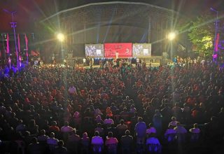 އިދިކޮޅުން ބޭއްވި ހިބަރު ވަދު ޖަލްސާގައި ގިނަ ބަޔަކު ވަނީ ބައިވެރިވެފަ... ފޮޓޯ: ޓުވިޓަރ