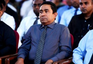ރައީސް ޔާމީނަށް ހުކުމް އިއްވުން މަޑު ޖައްސައިދިނުމަށް ވަކީލުން އެދިއްޖެ