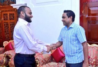 ޑރ. ޝަހީމް ރައީސް ޔާމިން އަރިހުގައި... ފޮޓޯ: ސަންގު ފައިލް