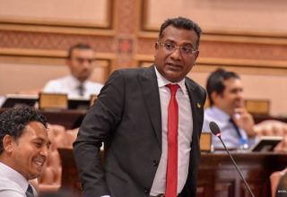 މެމްބަރު ޖާބިރު މަޖިލީހުގައި ވާހަކަދައްކަވަނީ: ފޮޓޯ މަޖިލިސް