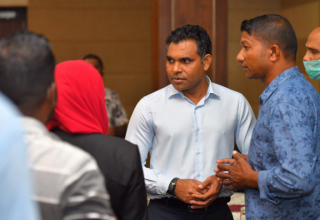 ތިރުވަނަންތަޕޫރަމްގައި ދިރިއުޅޭ ދިވެހިންނާ ނައިބޔު ރައީސް ބައްދަލުކުރެއްވުން - ފޮޓޯ: ރައީސް އޮފީސް