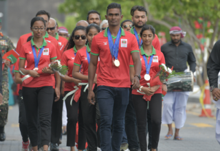 ސައުތް އޭޝިއަން ގޭމަސްގައި މެޑަލް ހޯދި އެތްލެޓިކްސް ޓީމާއި ޓޭބަލް ޓެނިސް (ޓީޓީ) ޓީމުގެ އެތްލީޓުންނަށް މަރުހަބާ ކިޔުން   -  ފޮޓޯ: ރައީސް އޮފީސް