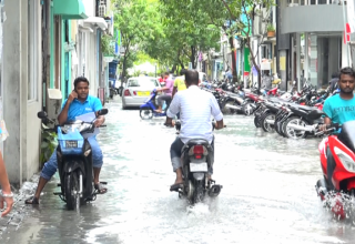 އުޅެ އުޅެ ނުހިންދުނު އަޖައިބު ކުރުވަނިވި ފެންގަނޑު ---  ފޮޓޯ: ސަންގު