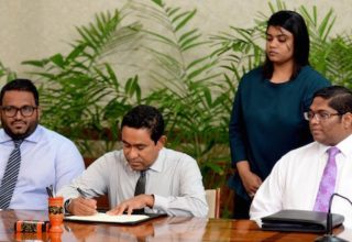 އަދީބު އަތުން ރިޝްވަތު ނެގި ކަމަށް ބުނެ އަނިލްގެ މައްސަލަ އޭސީސީ އަށް