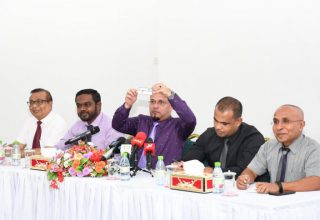 ގުރު ނެގުމުގެ ރަސްމީއްޔާތުގެ ތެރެއިން: ފޮޓޯ އީސީ
