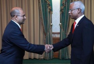 ކޮމިޝަނަރ އޮފް ޕްރިޒަންސް މުނާޒު: ފައިލް ފޮޓޯ