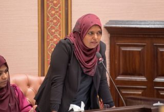 ޖެންޑަރ މިނިސްޓަރ ޝިދާތާ ޝަރީފް: ފައިލް ފޮޓޯ