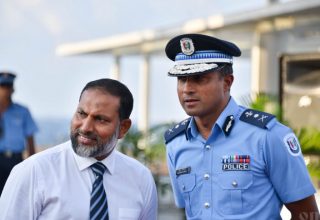 ހޯމް މިނިސްޓަރ އިމްރާން އަބްދުﷲ އަދި ކޮމިޝަނަރ އޮފް ޕޮލިސް އެމްސީ ހަމީދު: ފޮޓޯ ވަން އޮންލައިން