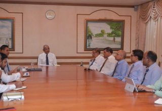 ރައީސް އޮފީހުގައި ބޭއްވި ބައްދަލުވުމުގެ ތެރެިއން : ފައިލް ފޮޓޯ