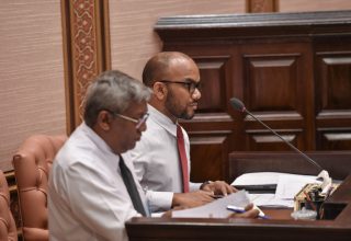 ފިނޭންސް މިނިސްޓަރު އިބްރާހިމް އަމީރު މިއަދުގެ މަޖިލިސް ޖަލްސާގައި