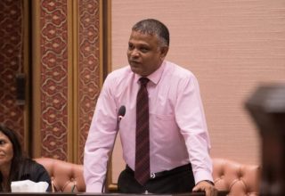 ހަޔަރ އެޑިއުޚޭޝަން މިނިސްޓަރ ޑރ އިބްރާހިމް ހސަން: ފޮޓޯ މަޖިލިސް