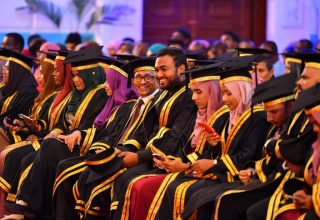 ކޮލެޖްތަކާއި ޔުނިވާސިޓީތައް ބަންދުކުރަން އަންގައިފި