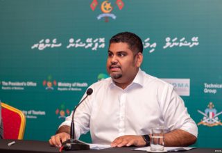 މަބްރޫކް އަޒީޒް: ފޮޓޯ މިހާރު