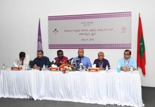 އީސީން ބޭއްވި ނޫ×ސްވެރިންގެ ބައްދަލުވުމެއްގެ ތެރެއިން: ފައިލް ފޮޓޯ