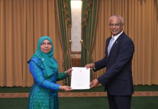 ޖެންޑަރ މިނިސްޓަރ އައިޝަތު މުހައްމަދު ދީދީ އަށް މިނިސްޓަރު ކަމުގެ ފަތްކޮޅު އަރުވަނީ