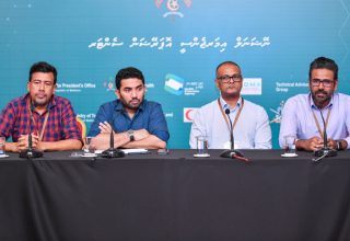 ވައިރަހުން ދެ މީހަކު ރަނގަޅުވުން، ފަރުވާ ދިނުމުގައި ހަރަކާތްތެރިވީ އެންމެނަށް ސާބަސް ހައްގު! -ފޮޓޯ: މިހާރު