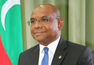 ފޮރިން މިނިސްޓަރު ޢަބްދުﷲ ޝާހިދު. ފޮޓޯ: ކޯޕަރޭޓް މޯލްޑިވްސް