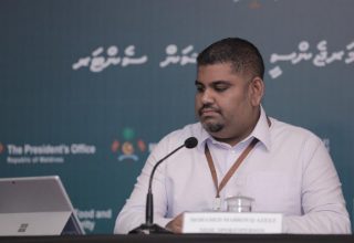 މަބްރޫކް އަޒީޒް: ފޮޓޯ މިހާރު