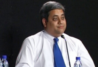 ދިވެހިރާއްޖޭގެ ބާ ކައުންސިލުގެ ރައީސް ލޯޔަރު މައުމޫން ހަމީދު ފޮޓޯ: ސަން
