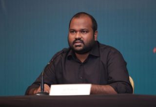 ދަރުބާރު ގޭގައި ބޭއްވި ނޫސްވެރިންގެ ބައްދަލުވުމުން: ޓޫރިޒަމް މިނިސްޓަރު އަލީ ވަހީދު