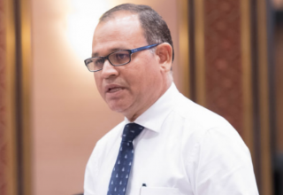 ކުރީގެ ޑިފެންސް މިނިސްޓަރު އަދި މަޑުއްވަރީ ދާއިރާގެ މެންބަރު އާދަމް ޝަރީފް ޢުމަރު. ފޮޓޯ: ސޯޝަލް މީޑިއާ