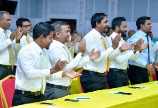 ސަރުކާރުން ހުށަހެޅި ގޮތަށް ގާނޫނު އަސާސީ އިސްލާހުކުރަން އެމްޑީޕން ފާސްކުރުން- ފޮޓޯ: އަވަސް