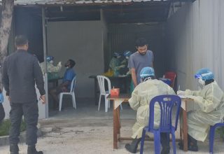 ހުޅުމާލޭ ޖަލުގައި ސާމްޕަލް ނެގުމުގެ މަސައްކަތްކުރިއަށްދަނީ. ފޮޓޯ:ކަރެކްޝަން
