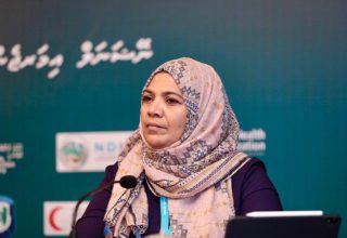 އެންއީއޯސީގައި ބޭއްވި ނޫސްވެރިންގެ ބައްދަލުވުމުގެ ތެރެއިން: އައިޖީއެމްއެޗުގެ ސެންޓަ ފޯ މެންޓަލް ހެލްތުގެ ޕްރިންސިޕަލް ކްލިނިކަލް ސައިކޮލޮޖިސްޓް ޑރ. އާފިޔާ އަލީ