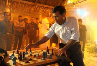 ރައީސް ނަޝީދު ރާޒުވާ ކުޅުއްވަނީ: ފޮޓޯ މާން މާދު/ފްލިކާ