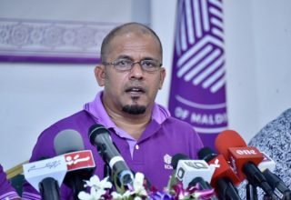 އިލެކްޝަން ކޮމިޝަންގެ ރައީސް އަޙްމަދު ޝަރީފް. ފޮޓޯ:  ސޯޝަލްމީޑިއާ