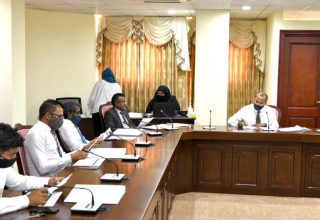 ސަރުކާރުގެ މަސްއޫލިއްޔަތު އަދާކުރާ މިންވަރު ބަލާ ކޮމިޓީއަށް ހުށަހެޅިފައިވާ  ސިޓީތަކާ މެދު މަޝްވަރާކުރުމަށް މިއަދު ބޭއްވި ކޮމިޓިގެ ބައްދަލުވުމުގެތެރެއިން: ފައިލް ފޮޓޯ