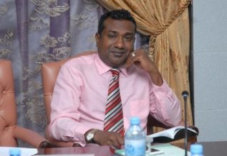 ކާށިދޫ ދާއިރާގެ މެންބަރު ޢަބްދުﷲ ޖާބިރު. ފޮޓޯ: ސަން