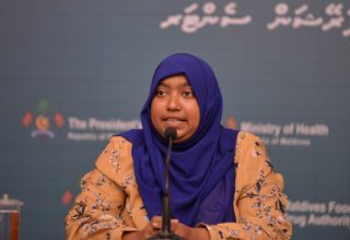 އެޗްއީއޯސީގެ ސްޕޯކްސްޕަރސަން ޑރ.ނަޒްލާ ރަފީޤު.ފޮޓޯ: ސަން އޮންލައިން