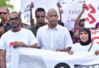 ރިޟްވާނާއި ޔާމީން ރަޝީދަށް އިންސާފު ހޯދައިދިނުމަށް ގޮވާލާ ބޭއްވި ހިނގާލުމެއްގެ ތެރެއިން/ ފޮޓޯ: މިހާރު
